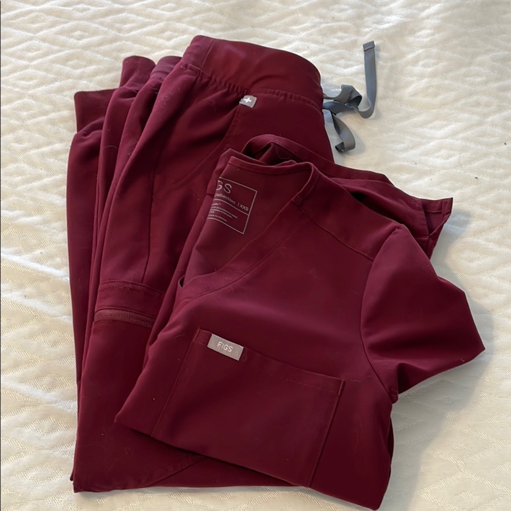 Figs Burgundy Scrub Set